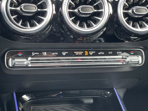 Certified 2025 Mercedes-Benz GLA 250 image 32