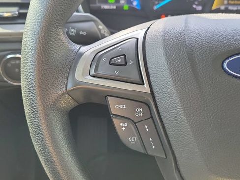 Used 2020 Ford Fusion SE FWD image 24