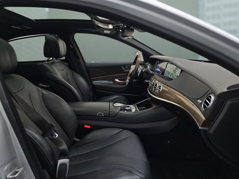 Used 2016 Mercedes-Benz S 550 4MATIC Sedan w/ Premium Package image 10