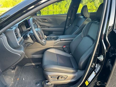 Certified 2025 Toyota Crown Signia AWD/4WD image 14