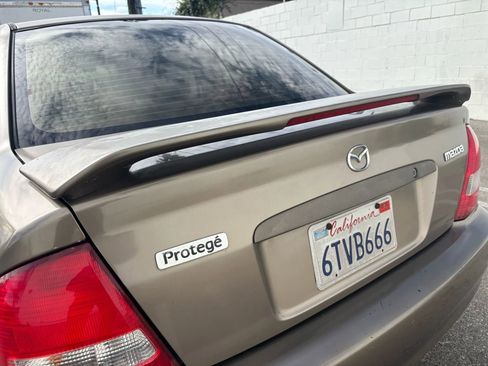 Used 2000 MAZDA Protege DX image 16