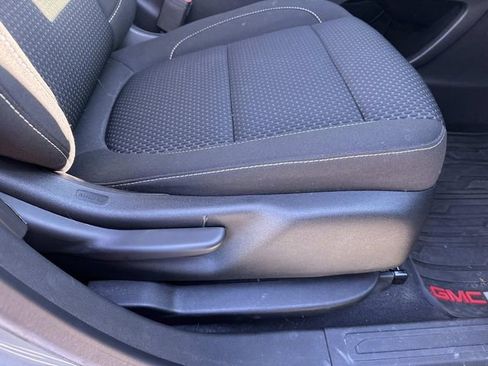 Used 2023 GMC Acadia SLE w/ Elevation Edition image 14