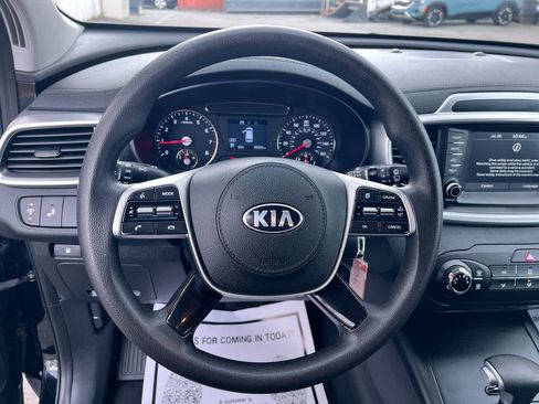 Used 2020 Kia Sorento LX FWD image 14
