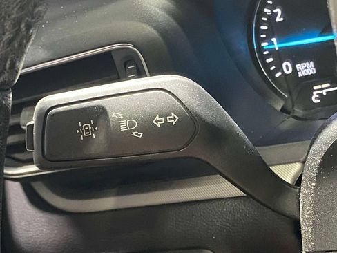 Used 2021 Ford Explorer XLT w/ Equipment Group 202A AWD/4WD image 26