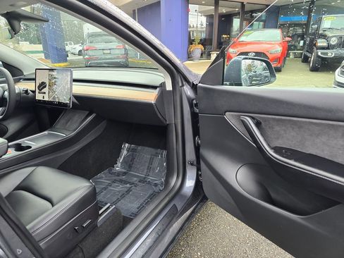 Used 2021 Tesla Model Y Performance image 11