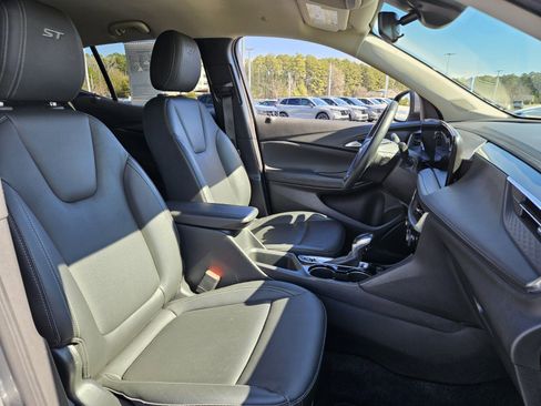 Used 2024 Buick Encore GX Sport Touring w/ Comfort Package image 20