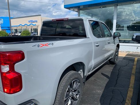 Used 2024 Chevrolet Silverado 1500 LT AWD/4WD image 5