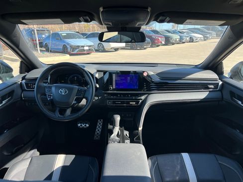 Used 2025 Toyota Camry SE image 20