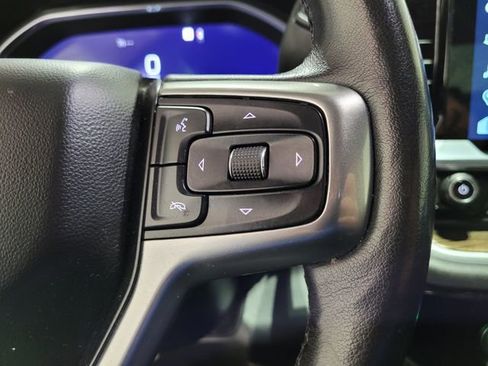 Used 2022 Chevrolet Silverado 1500 LT image 38