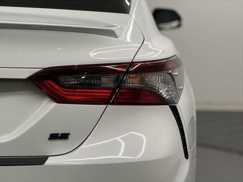 Used 2024 Toyota Camry SE image 7