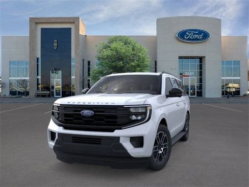 New 2025 Ford Expedition Active image 2