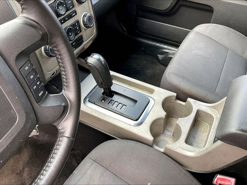 Used 2011 Ford Escape XLT image 14