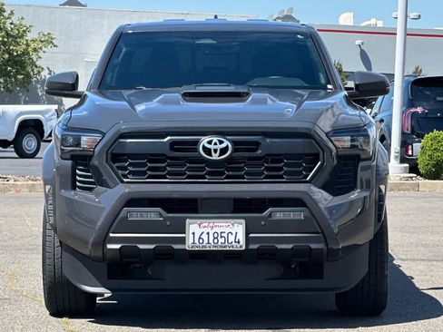 Used 2024 Toyota Tacoma TRD Sport w/ TRD Sport Upgrade Package image 10