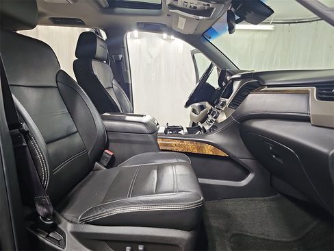 Used 2016 GMC Yukon XL Denali image 14