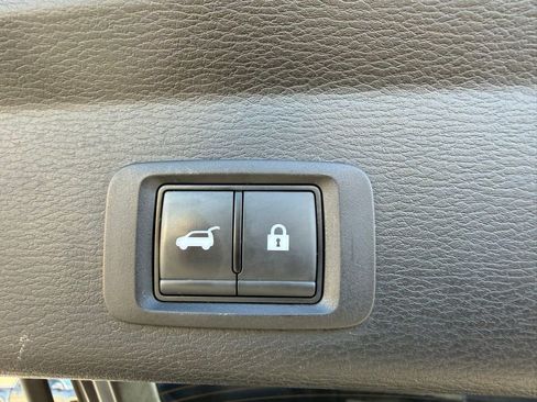 Used 2024 Mitsubishi Outlander SE image 18