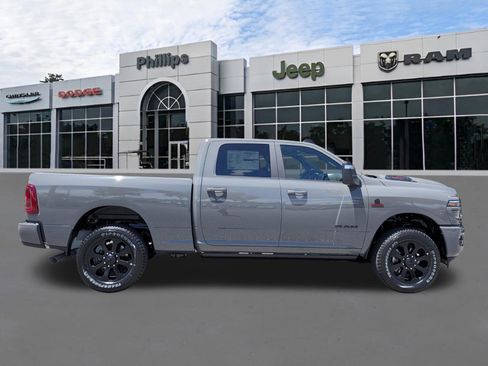 New 2026 RAM 2500 Laramie AWD/4WD image 2