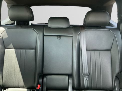 Used 2023 Volkswagen Tiguan SE R-Line AWD/4WD image 13
