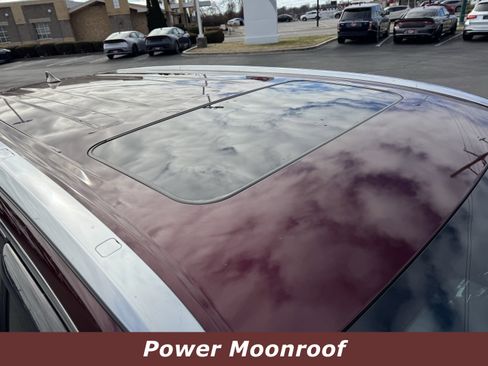 Used 2016 Toyota Highlander XLE image 11