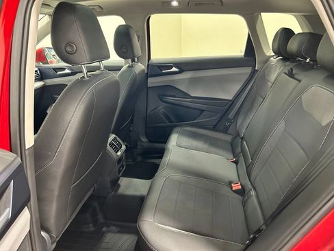 Used 2024 Volkswagen Taos SE AWD/4WD image 27