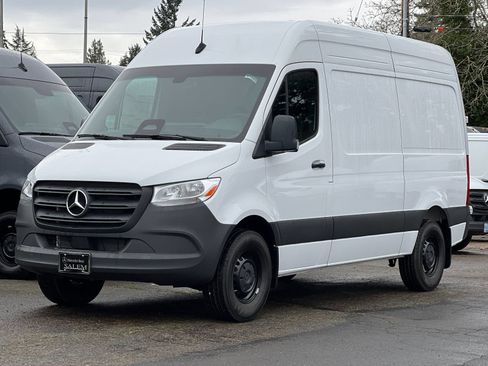 New 2025 Mercedes-Benz Sprinter 2500 image 8