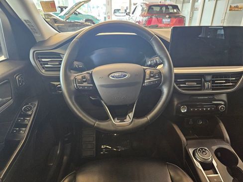 Used 2024 Ford Escape Platinum AWD/4WD image 17