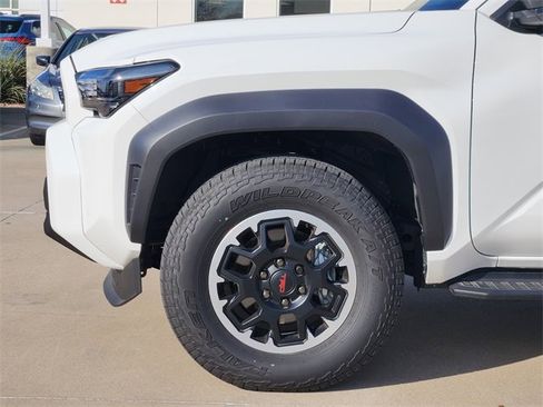 Used 2025 Toyota 4Runner TRD Off-Road image 5