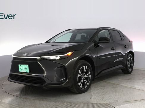 Used 2024 Toyota bZ4X XLE w/ Weather Package image 2