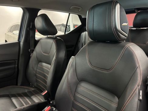 Used 2020 Nissan Kicks SR w/ SR Premium Package image 16