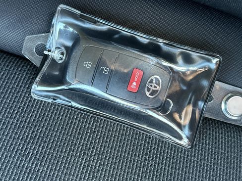 Used 2024 Toyota Prius LE image 34