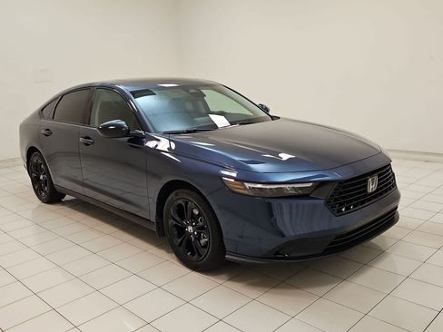 Certified 2025 Honda Accord SE image 25