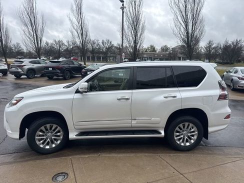 Used 2018 Lexus GX 460 Premium w/ Premium Package image 6