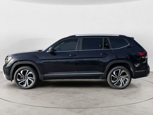 Used 2023 Volkswagen Atlas SEL image 2