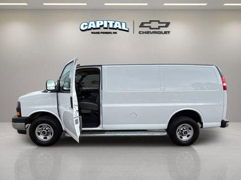 Used 2024 GMC Savana 2500 w/ Driver Convenience Package image 12