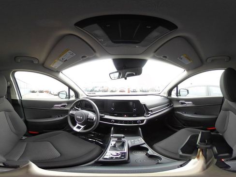 Used 2025 Kia Sportage LX image 41