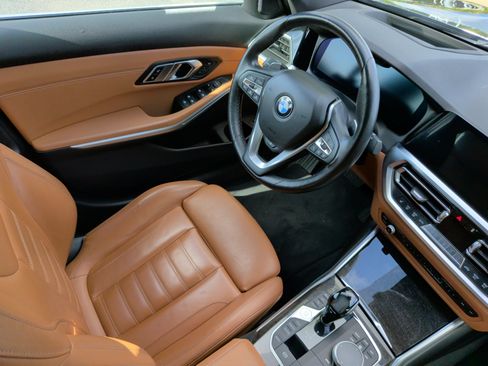 Used 2020 BMW 330i xDrive Sedan w/ Premium Package AWD/4WD image 34