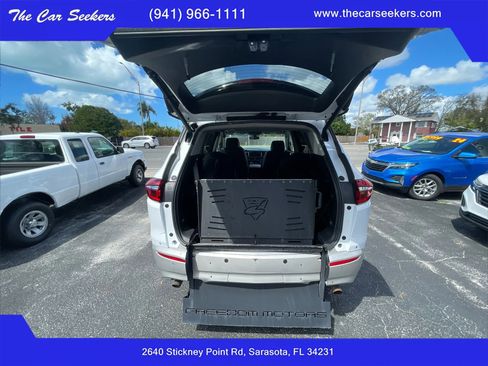 Used 2020 Buick Enclave Essence FWD image 10