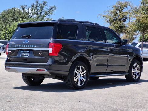 Used 2022 Ford Expedition XLT RWD image 5