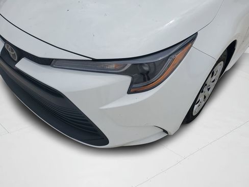 Used 2025 Toyota Corolla LE FWD image 21