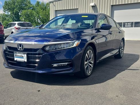 Certified 2018 Honda Accord Touring image 3