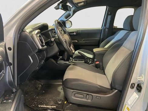 Used 2021 Toyota Tacoma TRD Sport image 10