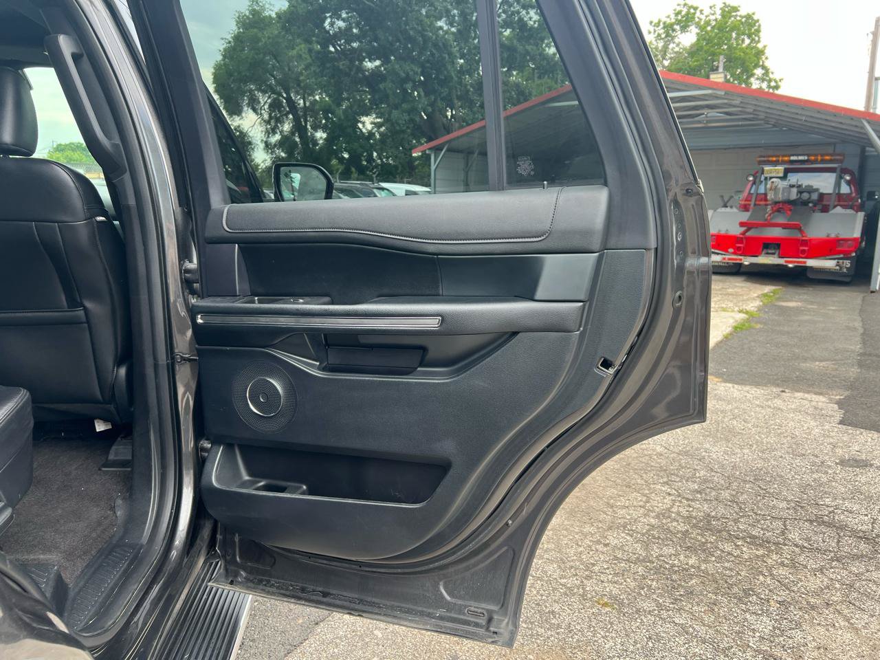 Used 2021 Ford Expedition XLT AWD/4WD image 19