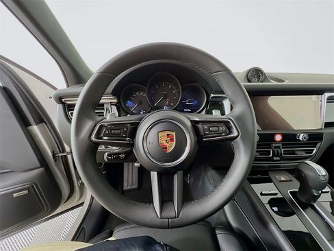 New 2026 Porsche Macan image 12