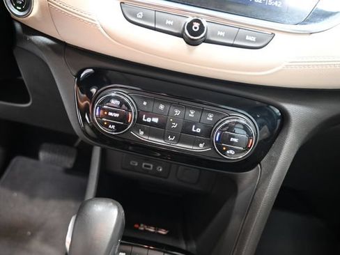 Used 2020 Buick Encore GX Essence w/ Experience Buick Package AWD/4WD image 17
