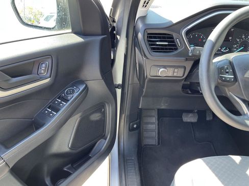Used 2022 Ford Escape SE AWD/4WD image 2