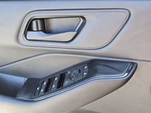 Certified 2025 Nissan Rogue S image 29