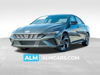 Used 2025 Hyundai Elantra Sport video 1