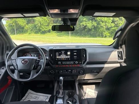 Used 2025 Nissan Frontier PRO-4X AWD/4WD image 12