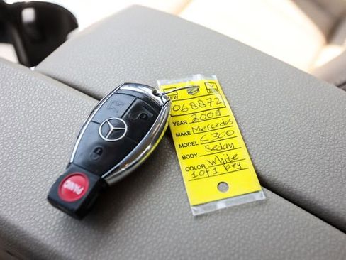 Used 2009 Mercedes-Benz C 350 Sport image 71