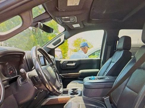 Used 2020 Chevrolet Silverado 1500 High Country w/ Technology Package AWD/4WD image 6