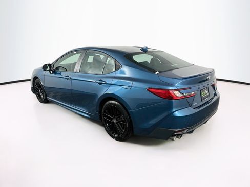 Used 2025 Toyota Camry SE FWD image 5